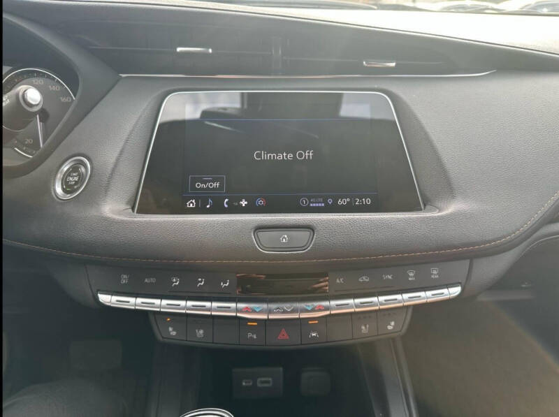 2022 Cadillac XT4 Premium Luxury