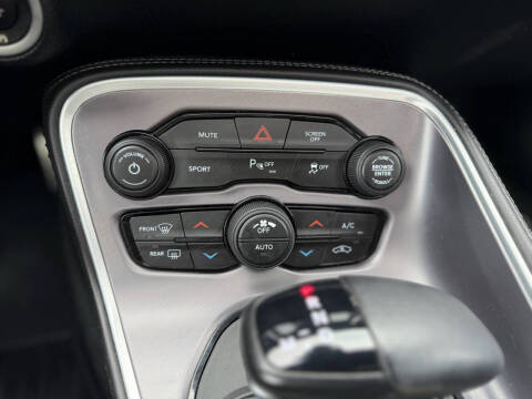 2019 Dodge Challenger SXT