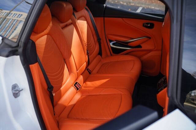 2022 Aston Martin DBX