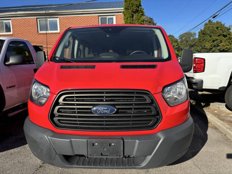 2018 Ford Transit Wagon XL's photo