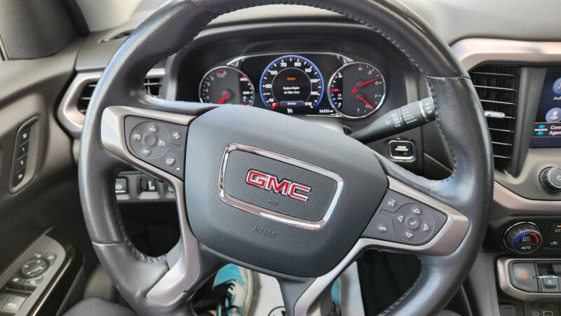 2022 GMC Acadia AT4