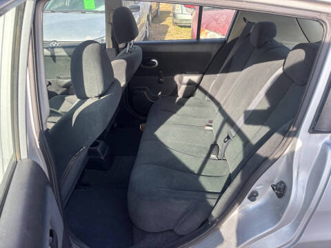 2010 Nissan Versa 1.8 S