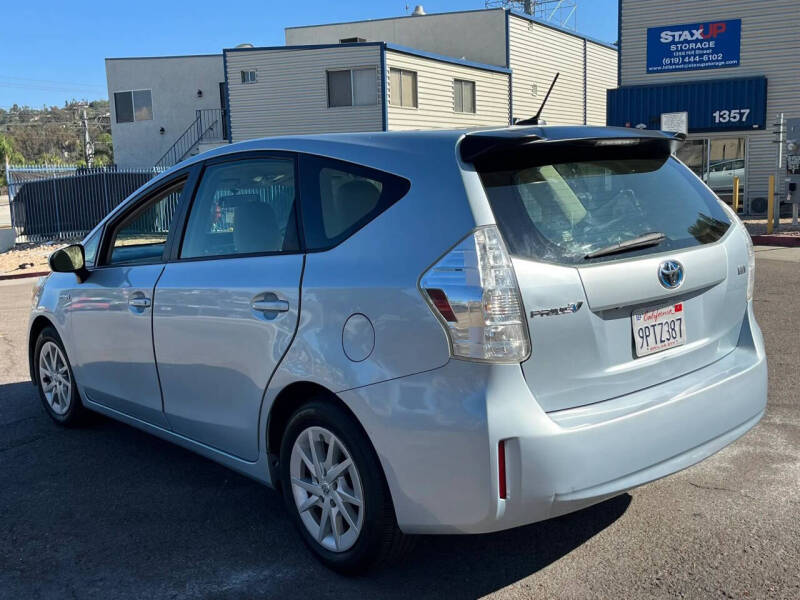 2013 Toyota Prius v Three