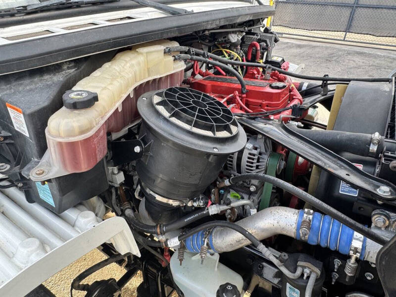 2019 Freightliner M2 106