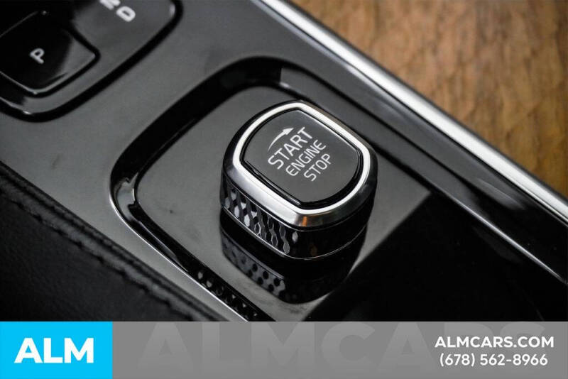 2025 Volvo XC90 B6 Plus Bright Theme 7P