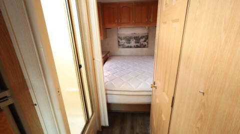 2004 Ford E-Series E-450 SD