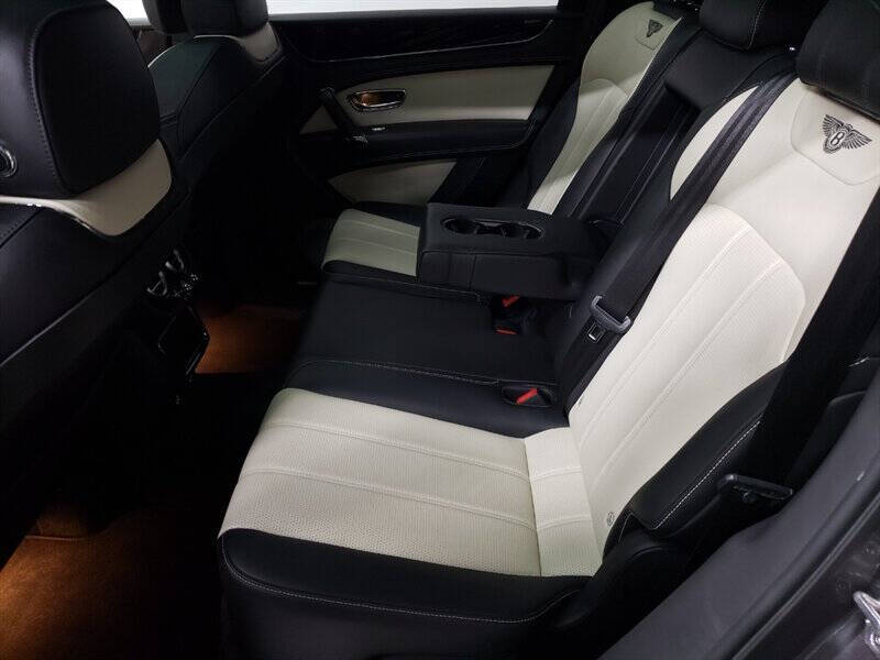 2018 Bentley Bentayga 8