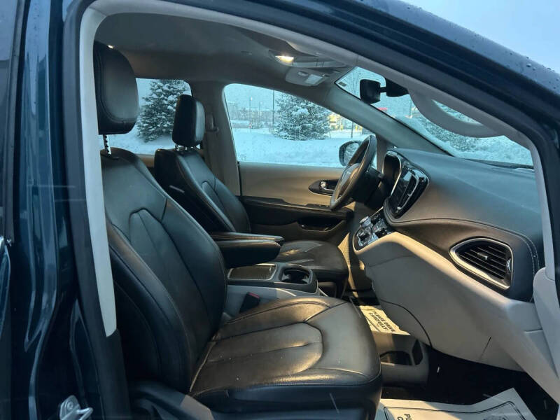 2022 Chrysler Pacifica Hybrid Touring L