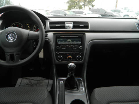 2012 Volkswagen Passat S PZEV