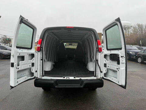 2022 Chevrolet Express 2500
