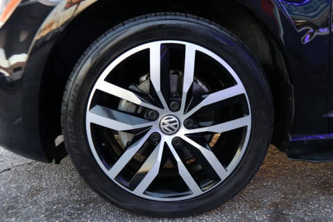 2017 Volkswagen Golf TSI Wolfsburg Edition