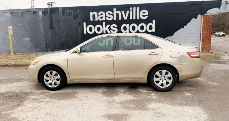 2011 Toyota Camry LE photo 8