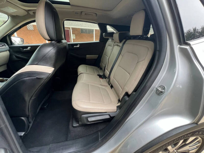 2020 Ford Escape Hybrid Titanium