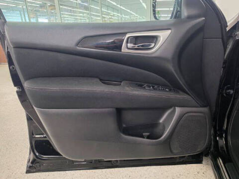2017 Nissan Pathfinder SV