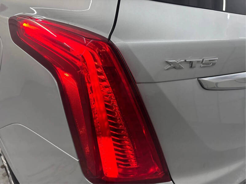 2017 Cadillac XT5 Premium Luxury