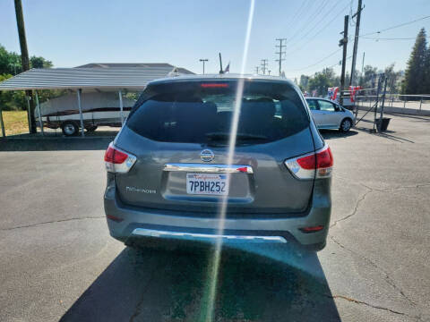 2015 Nissan Pathfinder S