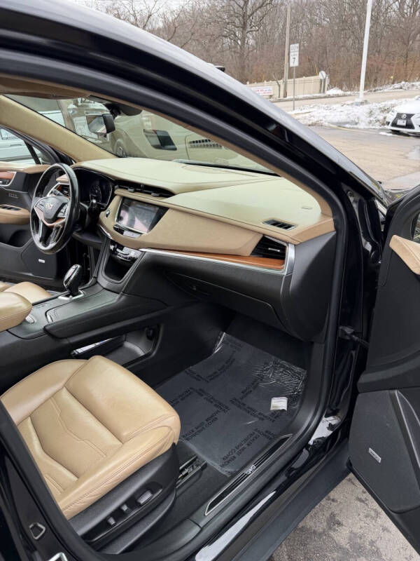 2017 Cadillac XT5 Platinum