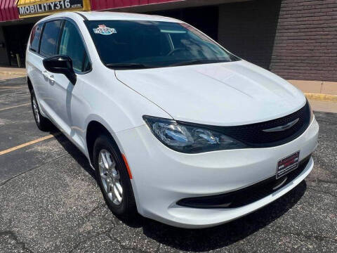 2024 Chrysler Voyager LX