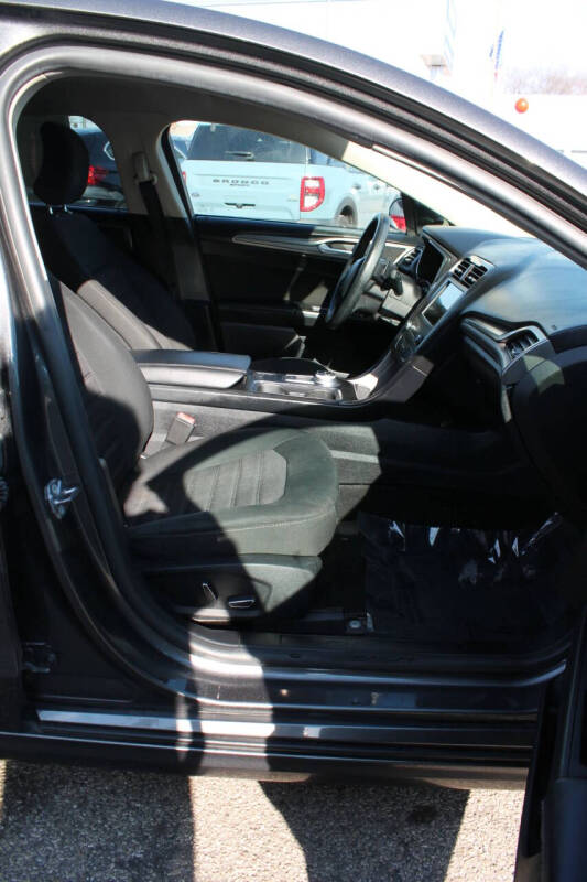 2019 Ford Fusion SE