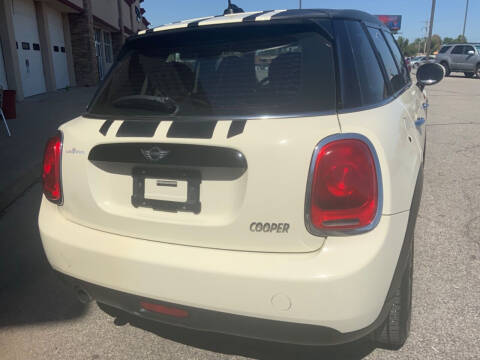 2017 MINI Hardtop 4 Door Cooper