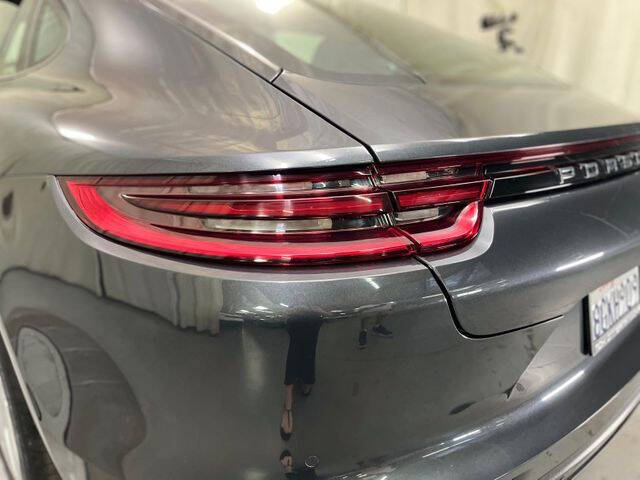 2018 Porsche Panamera 4