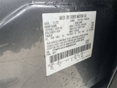 2022 Ford Edge Titanium