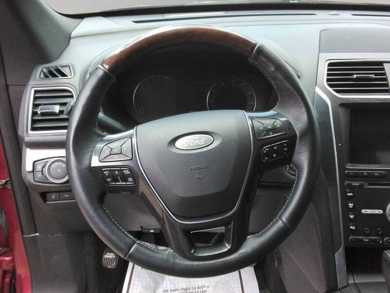 2017 Ford Explorer Platinum
