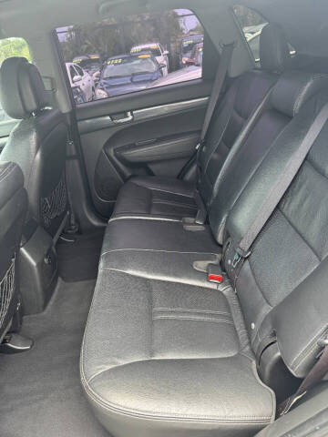 2011 Kia Sorento SX