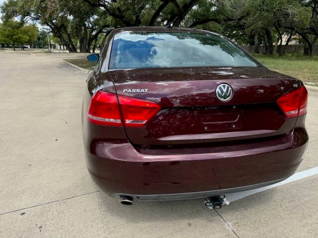 2012 Volkswagen Passat SE photo 14