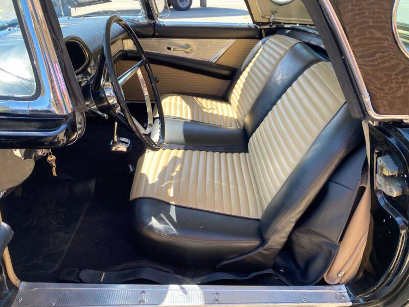 1957 Ford Thunderbird