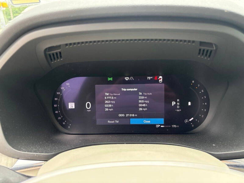 2024 Volvo XC60 B5 Plus Dark Theme