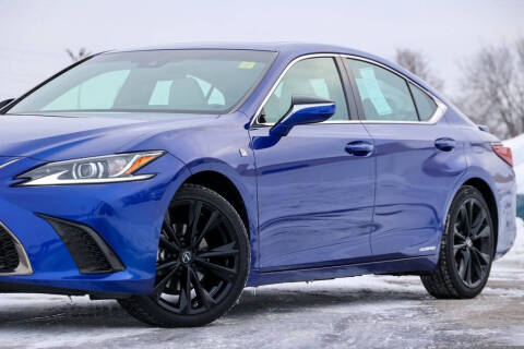 2022 Lexus ES 300h F SPORT