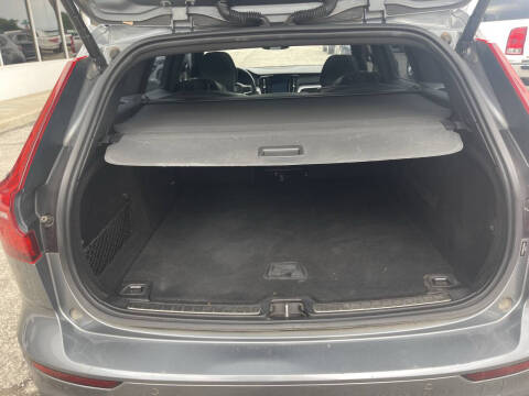 2020 Volvo V60 T5 Momentum