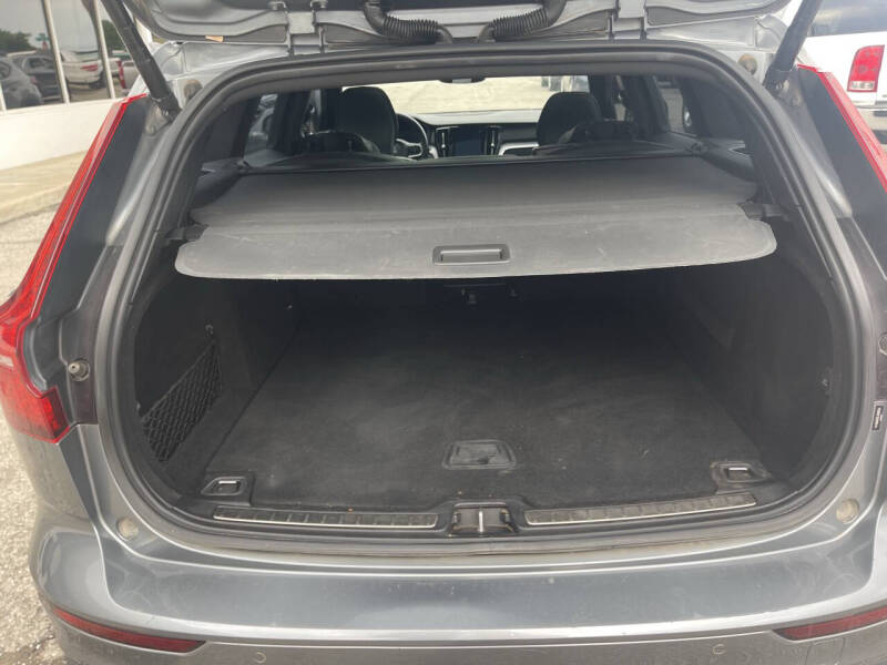 2020 Volvo V60 T5 Momentum