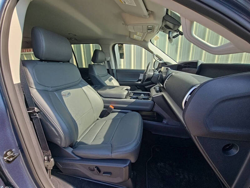 2027 Ford Expedition MAX Active