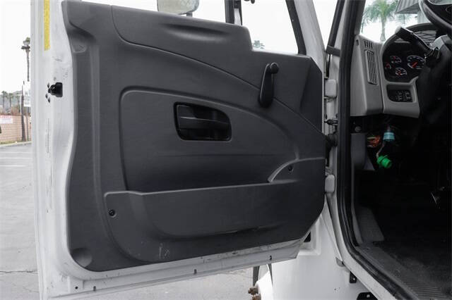 2019 International DuraStar 4300