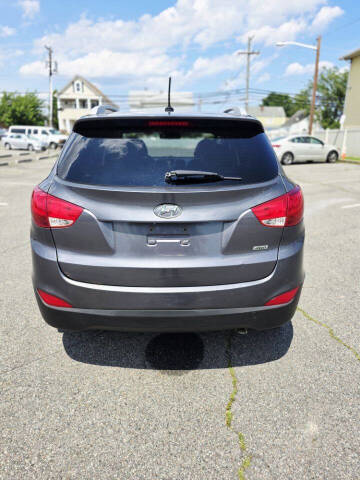 2015 Hyundai Tucson SE