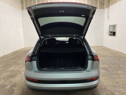 2023 Audi e-tron quattro Premium Plus