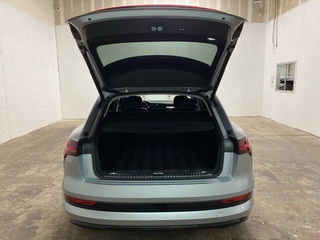 2023 Audi e-tron quattro Premium Plus