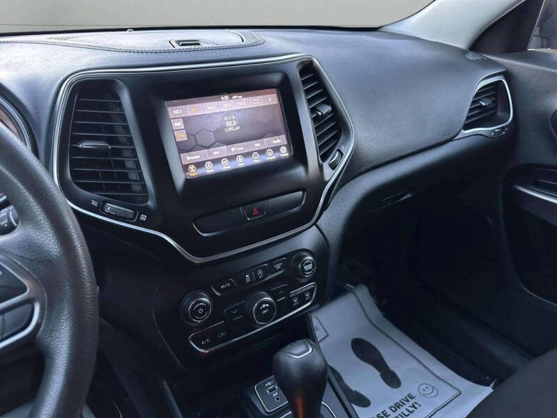 2019 Jeep Cherokee Latitude