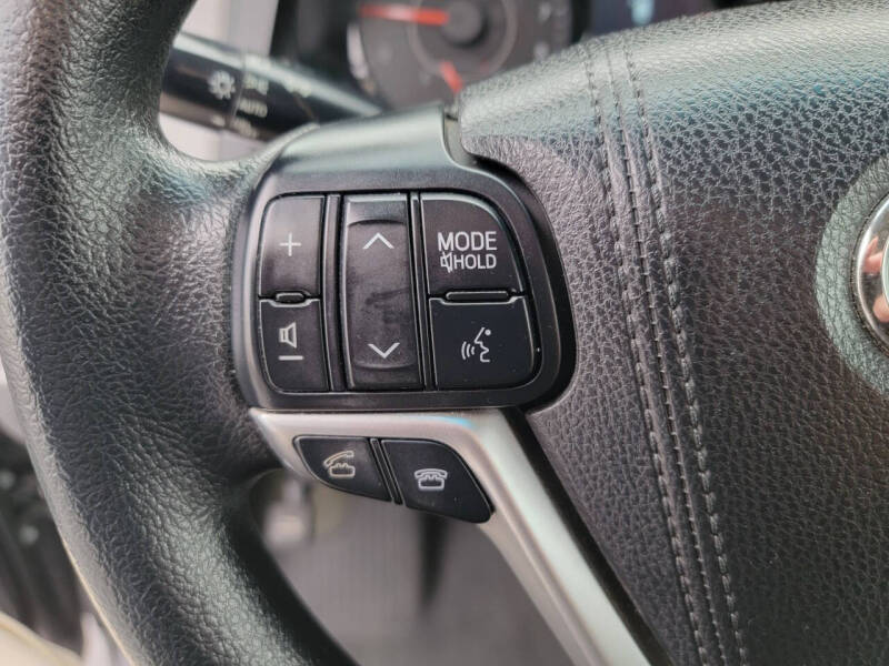 2017 Toyota Sienna LE 7-Passenger