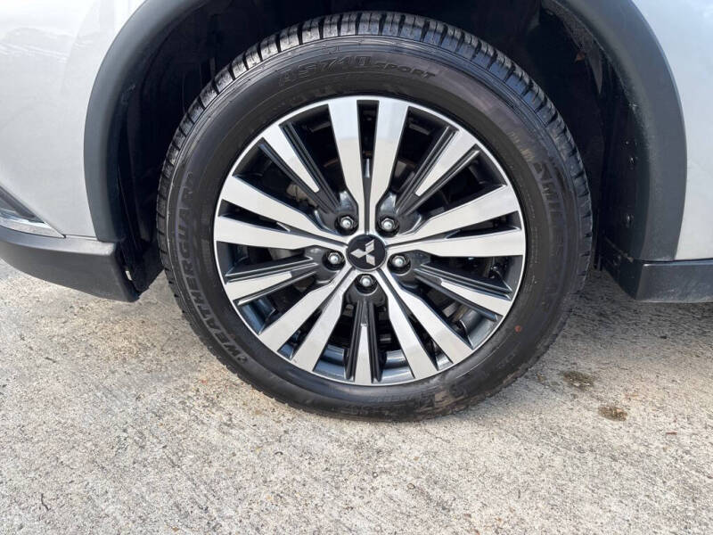 2019 Mitsubishi Outlander SE