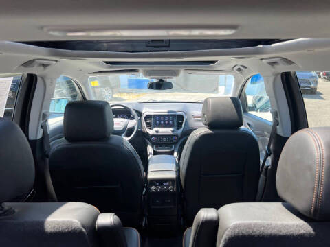 2023 GMC Acadia AT4