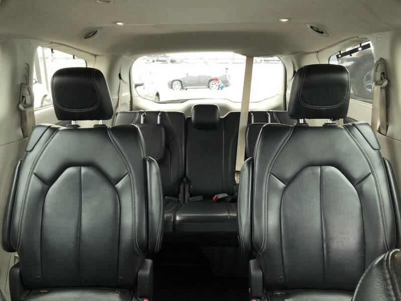 2022 Chrysler Pacifica Touring L