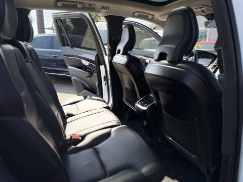 2019 Volvo XC90 T6 Momentum