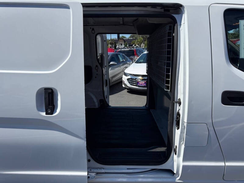 2021 Nissan NV200 SV