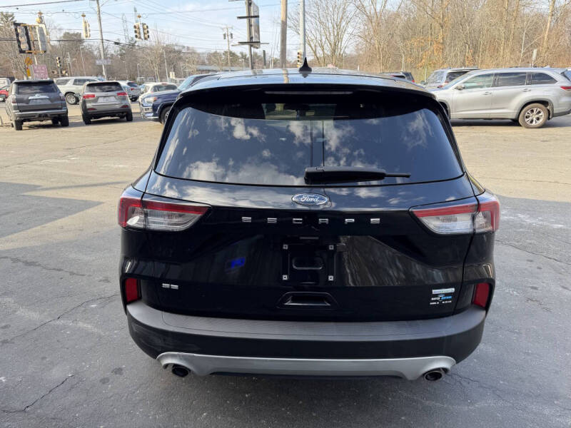 2020 Ford Escape SE