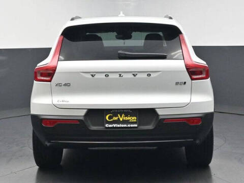 2026 Volvo XC40 B5 Plus