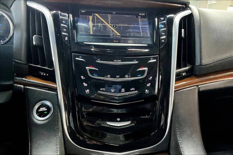 2017 Cadillac Escalade Luxury