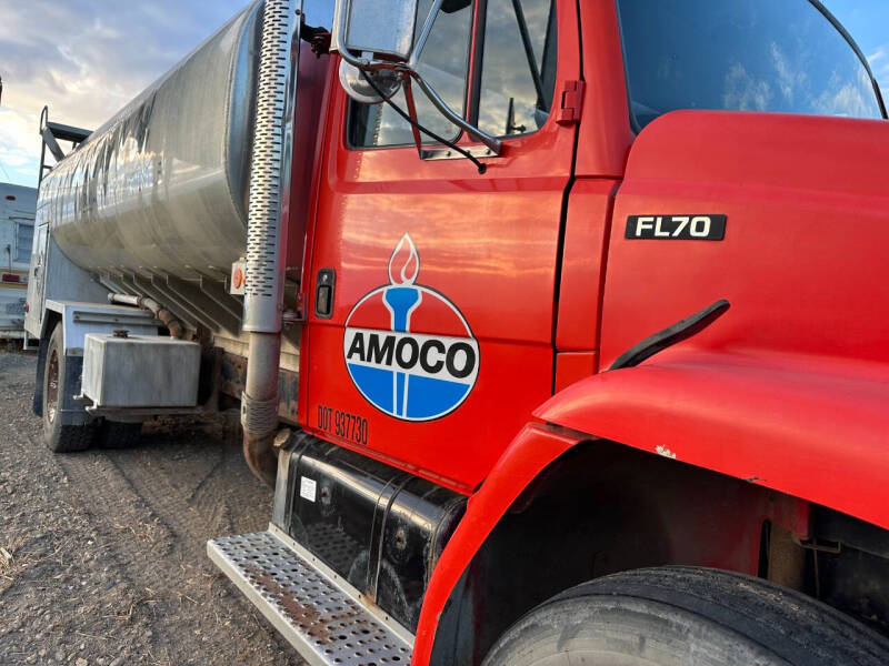 2000 Freightliner FL70